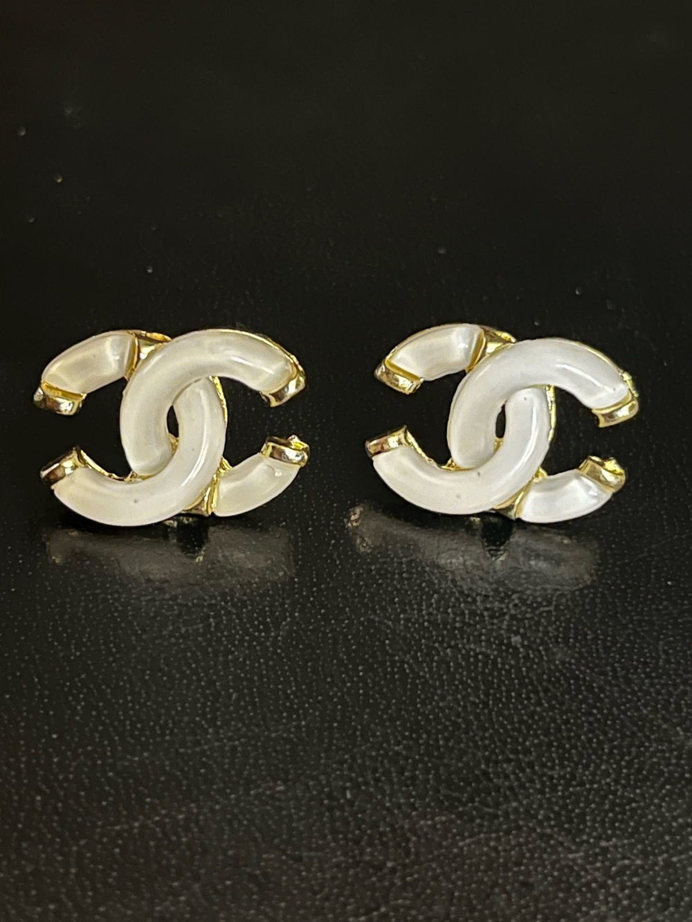 ChaneI Lucite White Gold Tone Letter Logo Stud Earrings